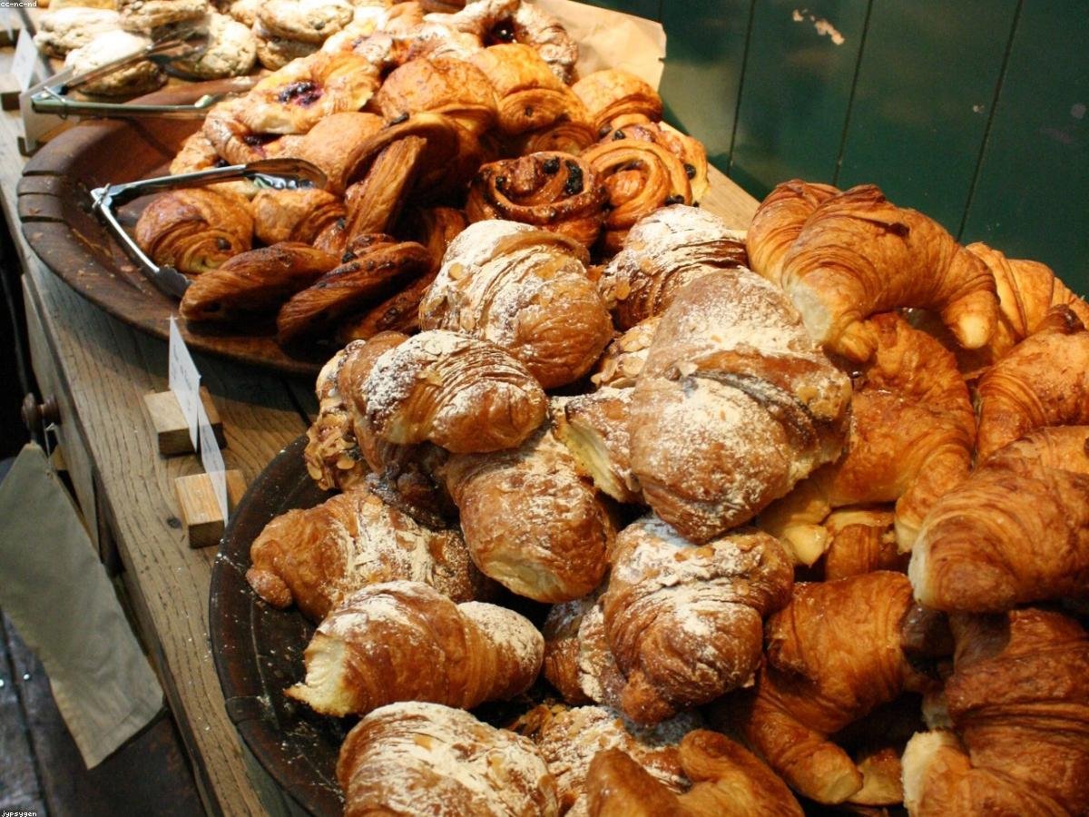 Croissants and pastry rolls